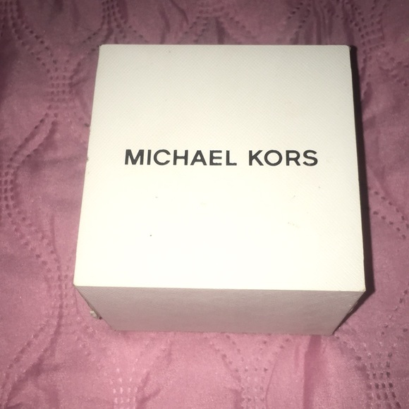 Micheal Kors Watch - Picture 4 of 5
